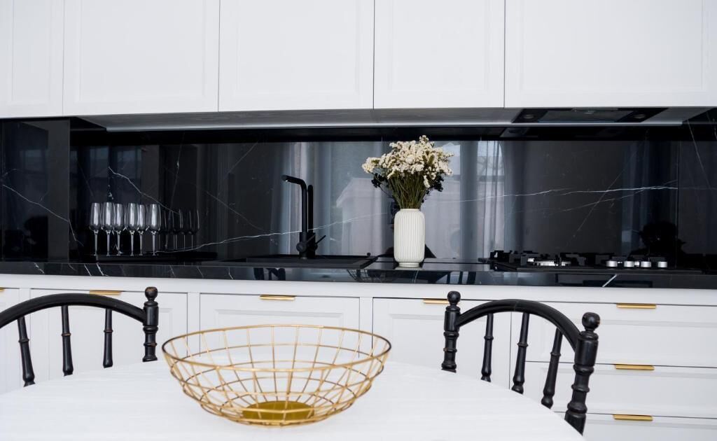 Familiesuite, terrasse, bakgårdsutsikt | Eget kjøkken