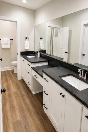 Bathroom - The Huddle, 3BR Cottage by Velvet Ditch Villas (Starkville)