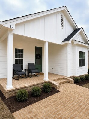 Exterior - The Huddle, 3BR Cottage by Velvet Ditch Villas (Starkville)