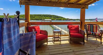 Lakefront cabin in no-wake cove w/ private boat dock & big back porch- sleeps 10