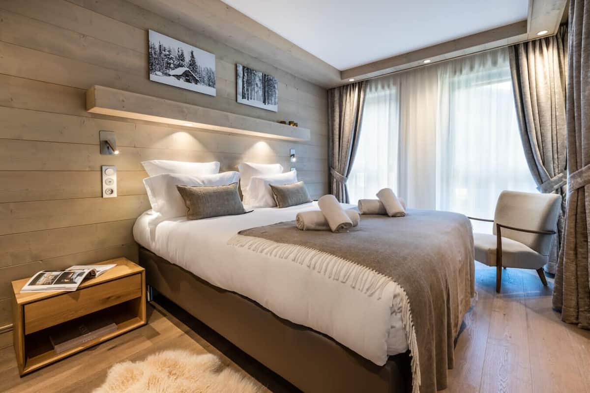 In-room safe, WiFi (free)