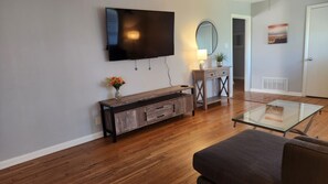 Living area - Gorgeous Family Home Denton, TWU, UNT (Denton)