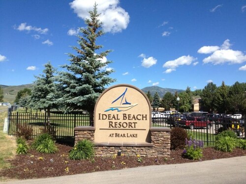 `The Alice` in Ideal Beach Resort
