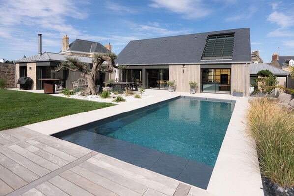 Pool - Vrbo Property (Saint-Malo)