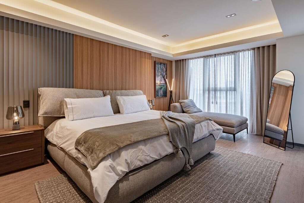 Apartamento superior, sacada, vista para a cidade | Ferros/tábuas de passar roupa, Wi-Fi de cortesia