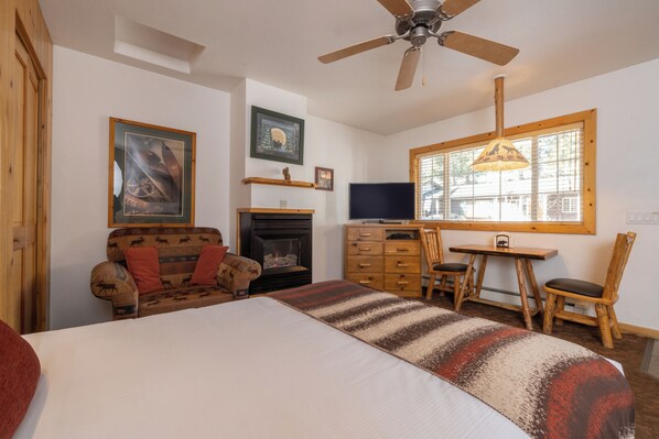 Room - Studio Unit | Kitchen | Outdoor Pool, Free Parking, Spa Tub & Lake Access (Tahoe Vista)