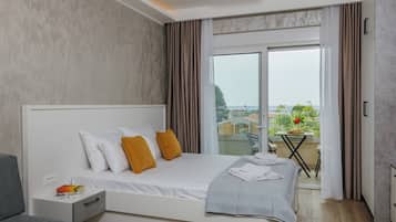 Classic Studio, Balcony, Sea View | Blackout curtains, iron/ironing board, free WiFi, bed sheets