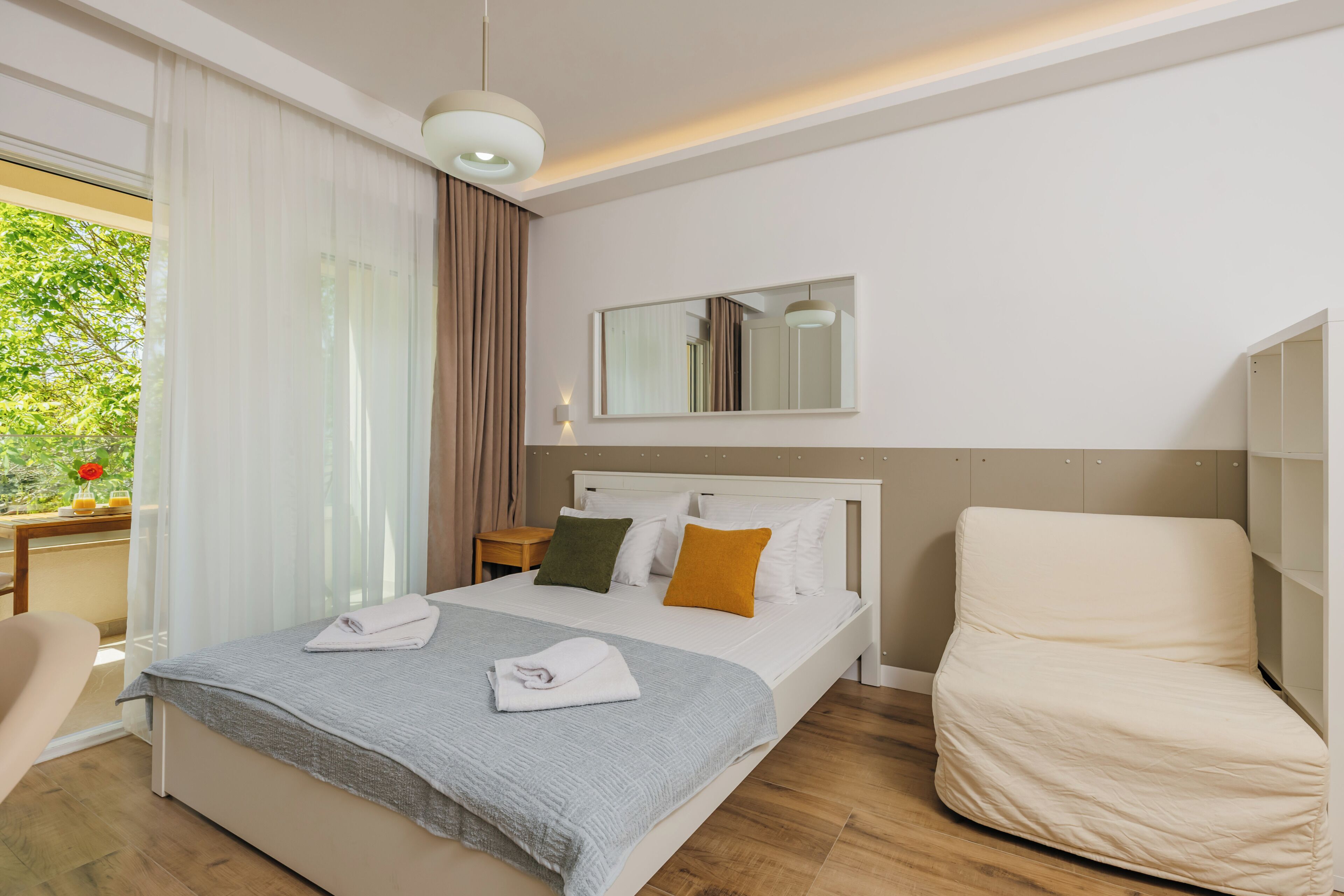 Standard Studio, Balcony | Blackout curtains, iron/ironing board, free WiFi, bed sheets