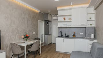 Classic Studio, Balcony, Sea View | Private kitchen | Mini-fridge, stovetop, toaster, cookware/dishes/utensils