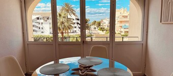 Beachnear holiday apartment with community pool