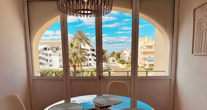 Beachnear holiday apartment with community pool