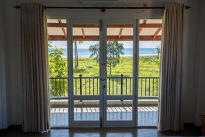 Deluxe Double Room, Balcony, Ocean View | Interior - Blues Sands Beach Resort - Passikudah (Passikudah)