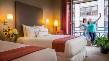 Comfort Studio Suite, Courtyard View | Desk, laptop workspace, free WiFi
