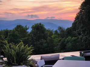 Outdoor dining - Blue Moss @Fire Mountain on 20 ac, Fireplace, Just outside of Highlands, NC (Scaly Mountain)