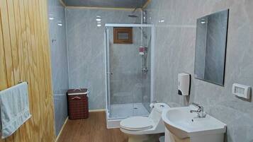 Classic Twin Room, Courtyard View | Bilik Mandi