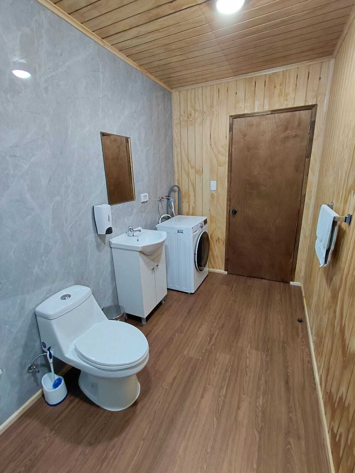 Classic Twin Room, Courtyard View | Bathroom