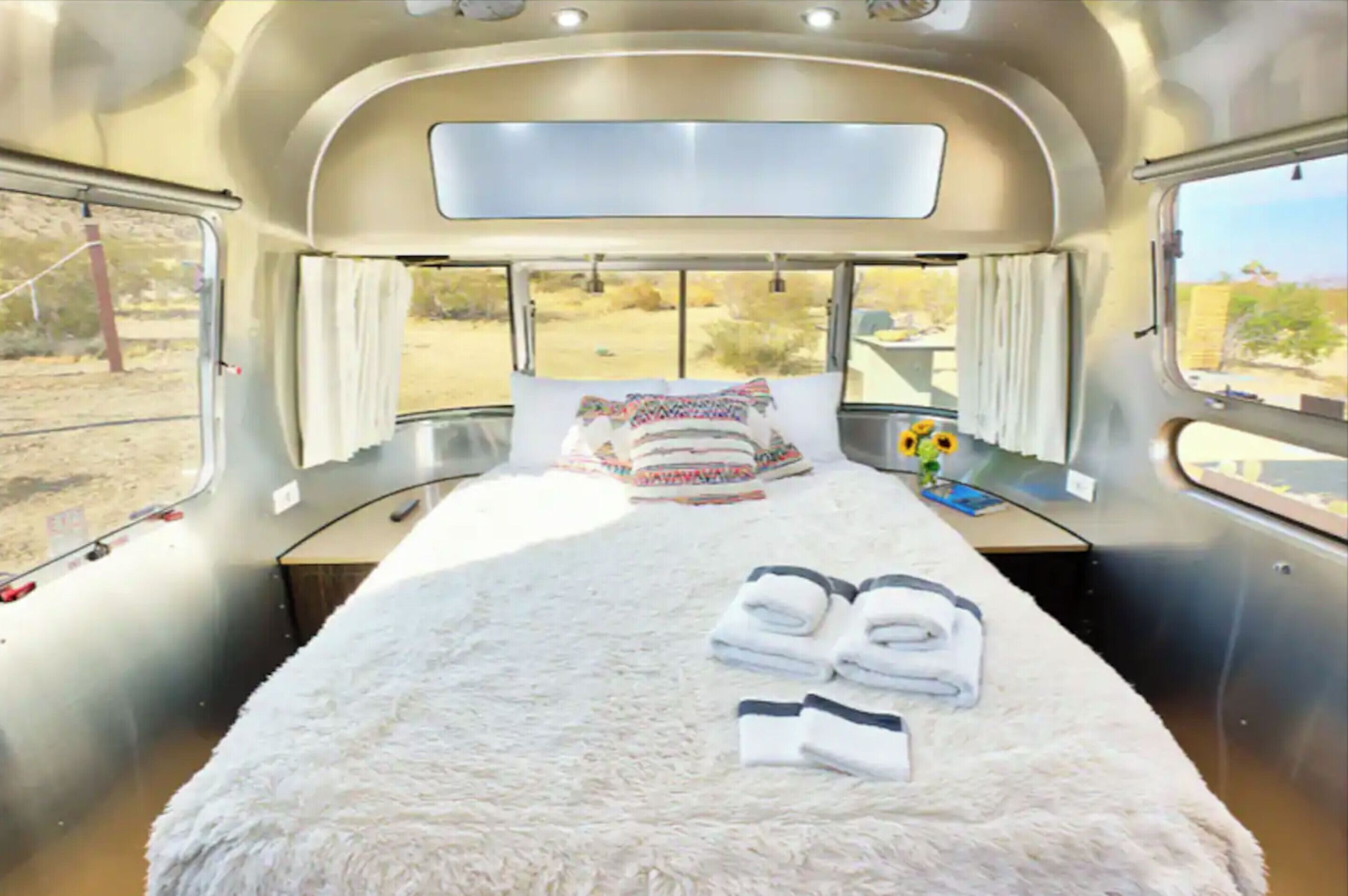Iron/ironing board, internet, bed sheets