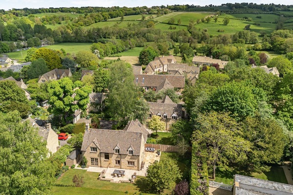 Surrounded by the Cotswold countryside perfect for walks