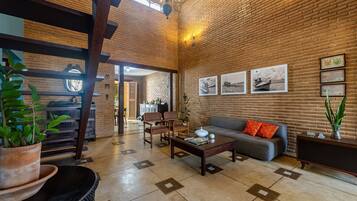 Chalet | Lobby