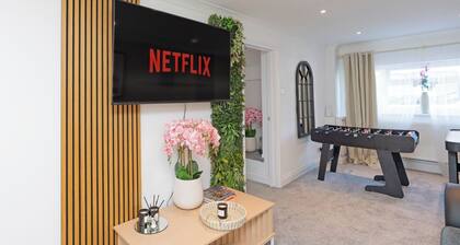 Open Mind Property - Stylish 6BR Holiday Home