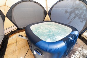 Bain à remous extérieur
