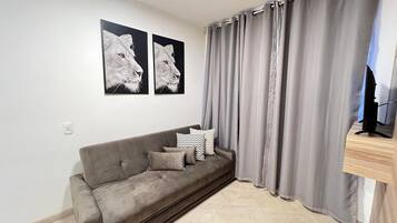 Apartment | Ruang tamu | TV skrin rata