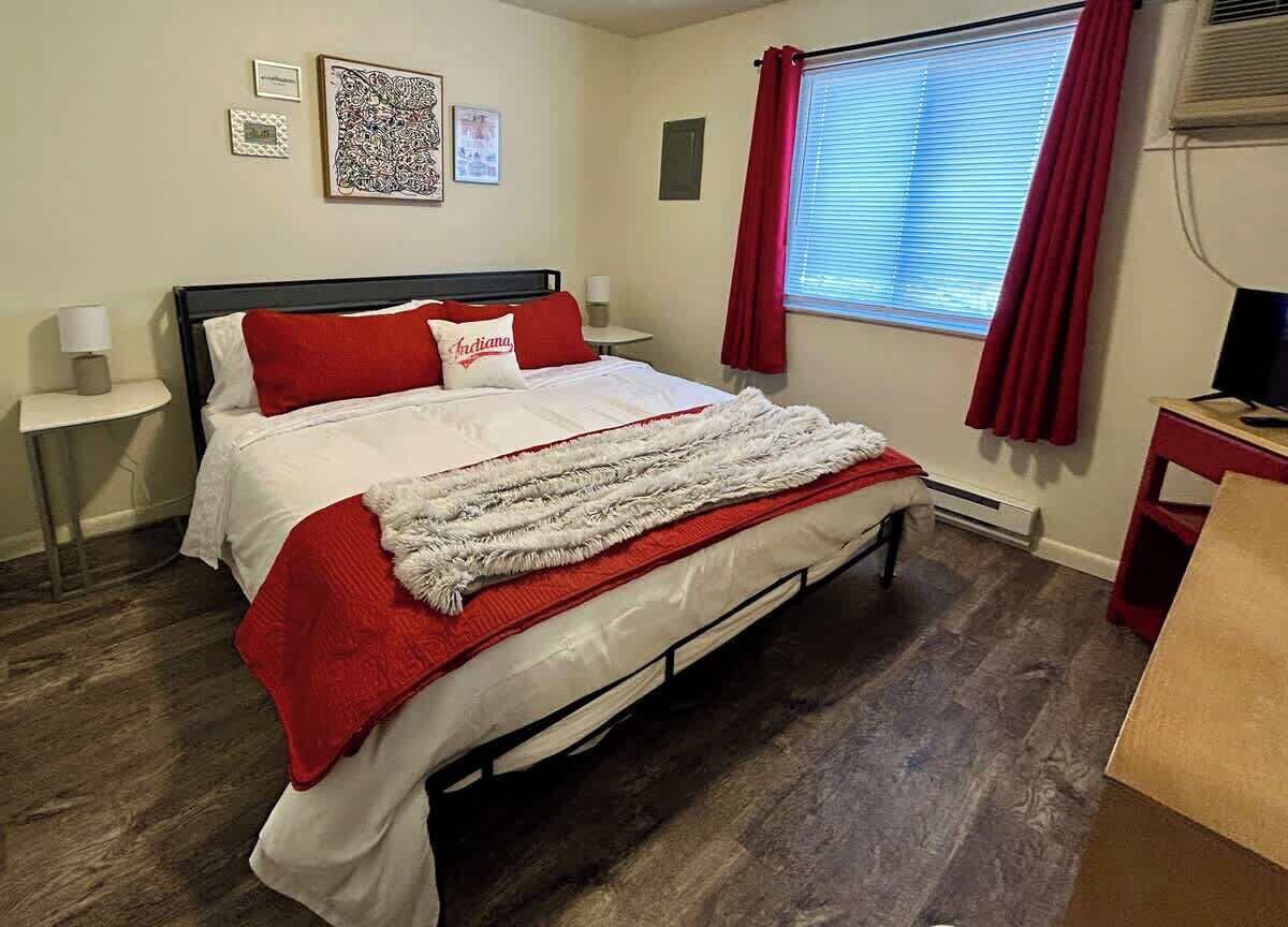 1 chambre, fer et planche à repasser, Wi-Fi, draps fournis