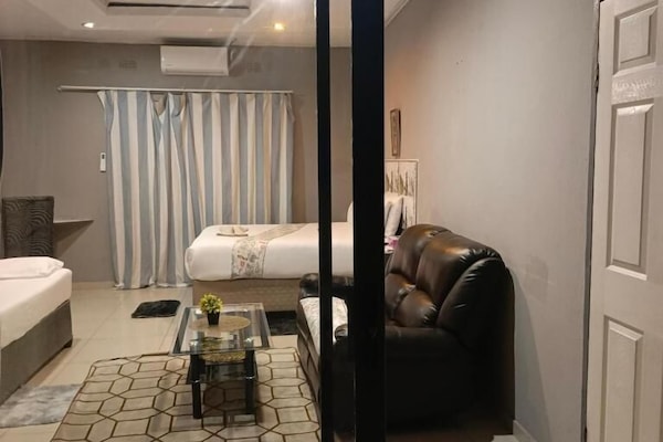 Deluxe Double or Twin Room, Garden View | WiFi (free)