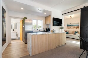 Interior - Wallnutt Sands - Waihi Beach Holiday Home (Waihi Beach)
