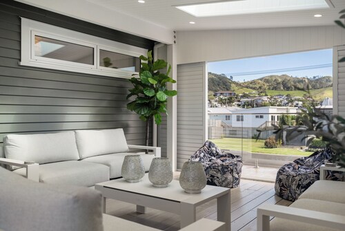 Wallnutt Sands - Waihi Beach Holiday Home