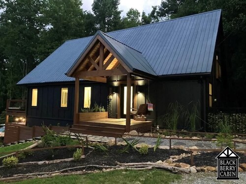 Blackberry Cabin • Hot Tub • Game Room • Smokies