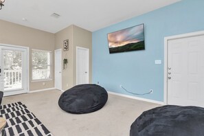 Interior - 5 Miles from Airport - Short Drive to NRG Stadium for World Cup (Pearland)