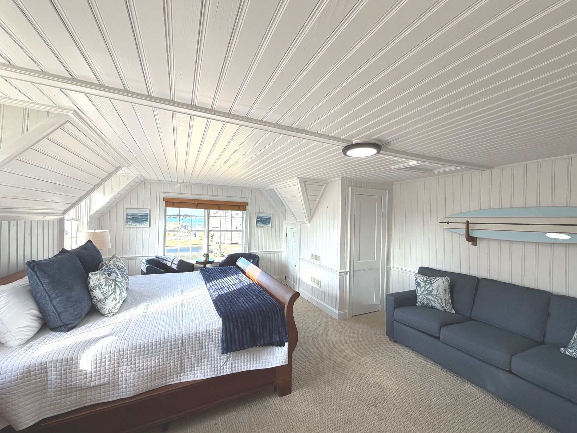 Deluxe Suite, 1 King Bed with Sofa bed, Harbor View | Egyptian cotton sheets, premium bedding, iron/ironing board, free WiFi