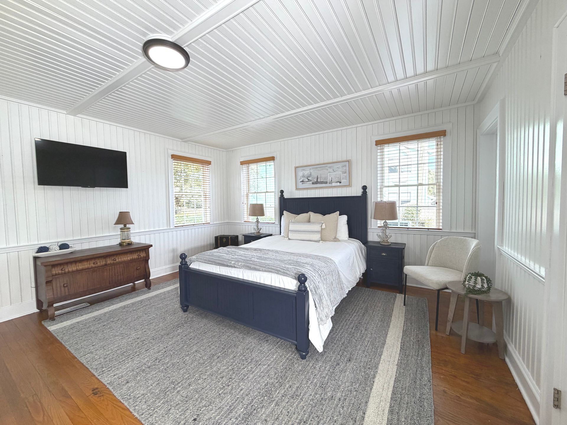 Standard Suite, Harbor View | Egyptian cotton sheets, premium bedding, iron/ironing board, free WiFi