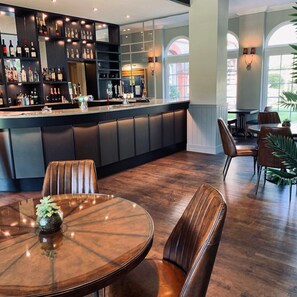 Bar (on property) - Badgemore Park B&B (Henley-on-Thames)