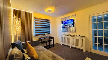 Apartment, 1 Bedroom | Living room