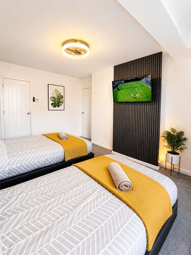 Modern Entire Apartment- Self Checkin Free Parking