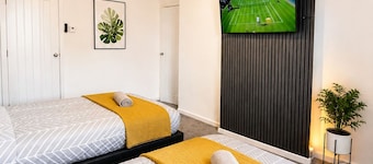 Modern Entire Apartment- Self Checkin Free Parking