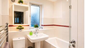 Apartment, 1 Bedroom | Bathroom