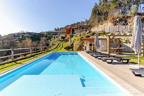 Pool - Private Nature Retreat with Pool & Mountain Views in Northern Portugal (Infesta)