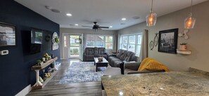 Living area - Park Lane Bungalow- 3 bdrm with game garage & central spot of the Chain O'Lakes (Waupaca)