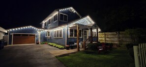 Exterior - Park Lane Bungalow- 3 bdrm with game garage & central spot of the Chain O'Lakes (Waupaca)