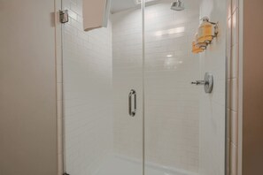 Hair dryer - Stylish 1BR | Newbury St Boston (Boston)