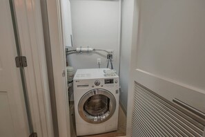 Interior - Stylish 1BR | Newbury St Boston (Boston)
