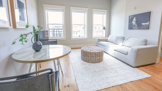 Unclassified image, 1 of 9, button - Light-Filled Back Bay 1 Bedroom Apartment (Boston)
