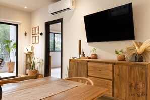 Dining - Amazing 3 BR apartment CASA TIBURON w / 4 Pools / BBQ / 10 min Drive to Beach (Playa del Carmen)