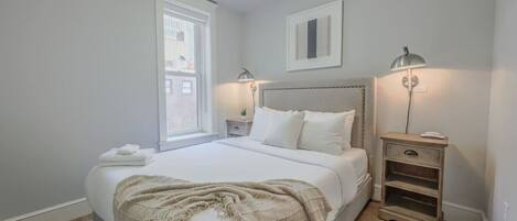 1 habitación, tabla de planchar con plancha, wifi y ropa de cama