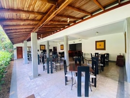 Deluxe Double Room, Balcony, Pool View | Dining