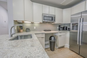 Private kitchen - Prime Location | Newbury Street 1BR (Boston)