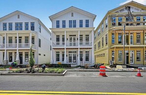 Exterior - Luxe New 2BR in Adair Park Downtown Woodstock GA Walk to Main Street (Woodstock)
